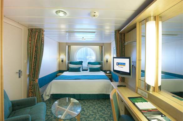 Royal Caribbean International Freedom of the Seas Accommodation Ocean View 3.jpg